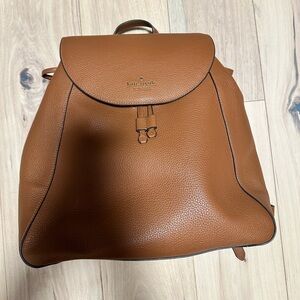 Kate Spade Leila Large Flap Backpack | Pebbled Leather | wrmgrbread | Tan | EUC